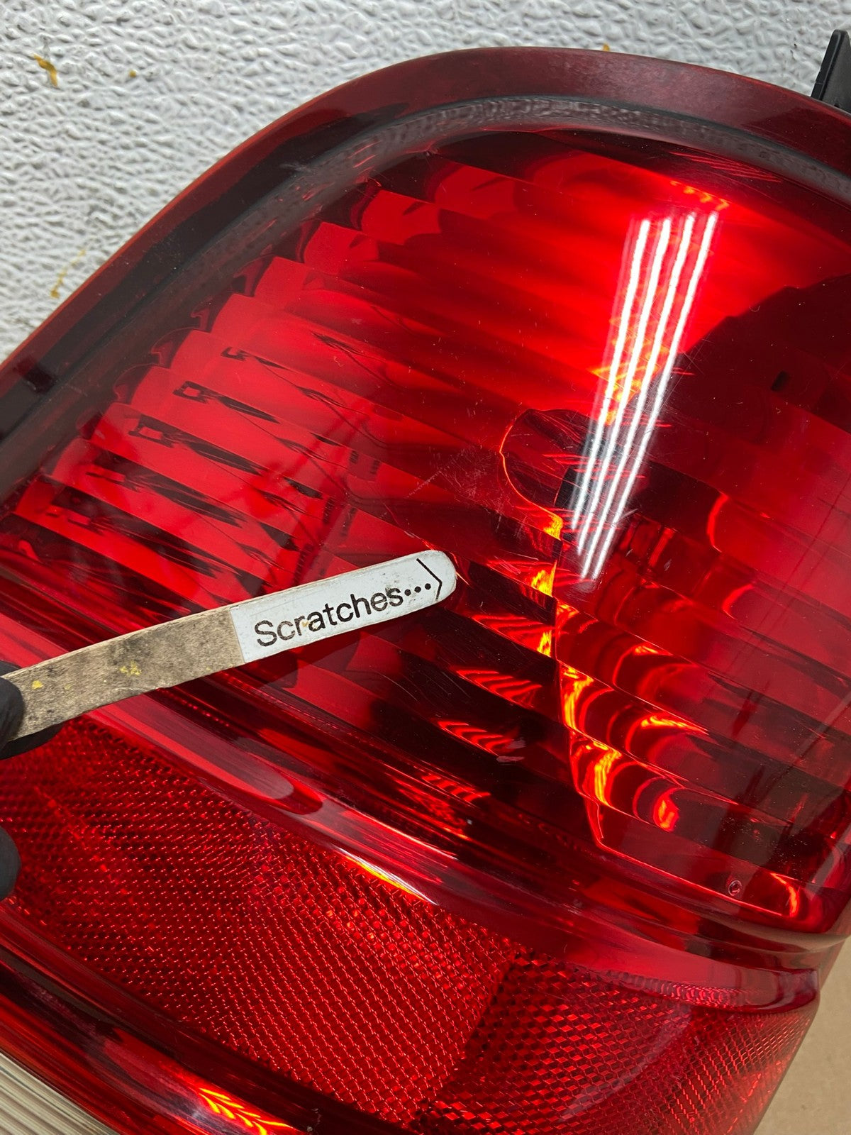2004 to 2007 Ford Freestar Left Driver LH Side Tail Light AD7734 LK4