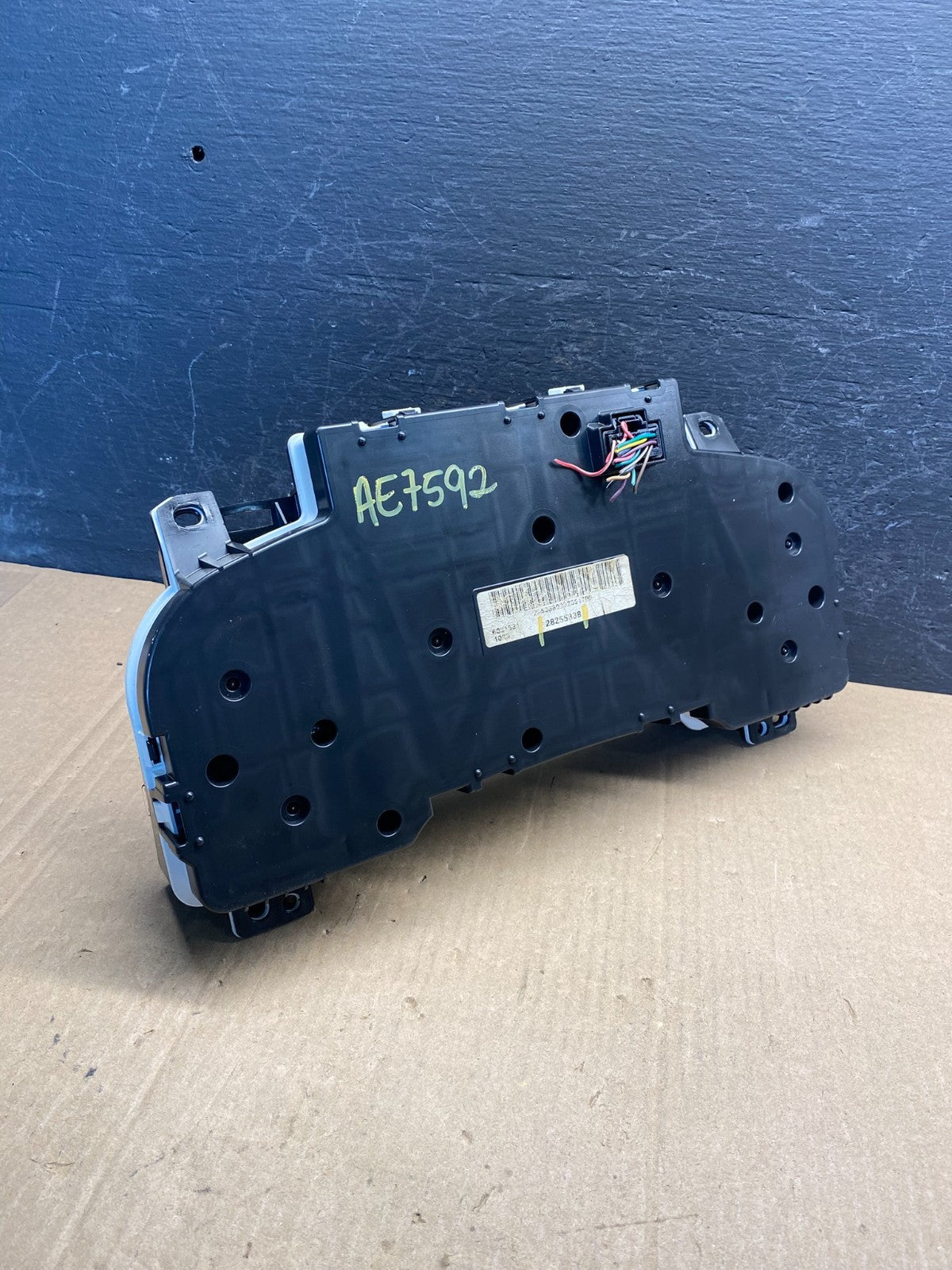 2008 to 2011 Chevrolet Tahoe Hybrid Speedometer Gauge Cluster AE7592 DG3