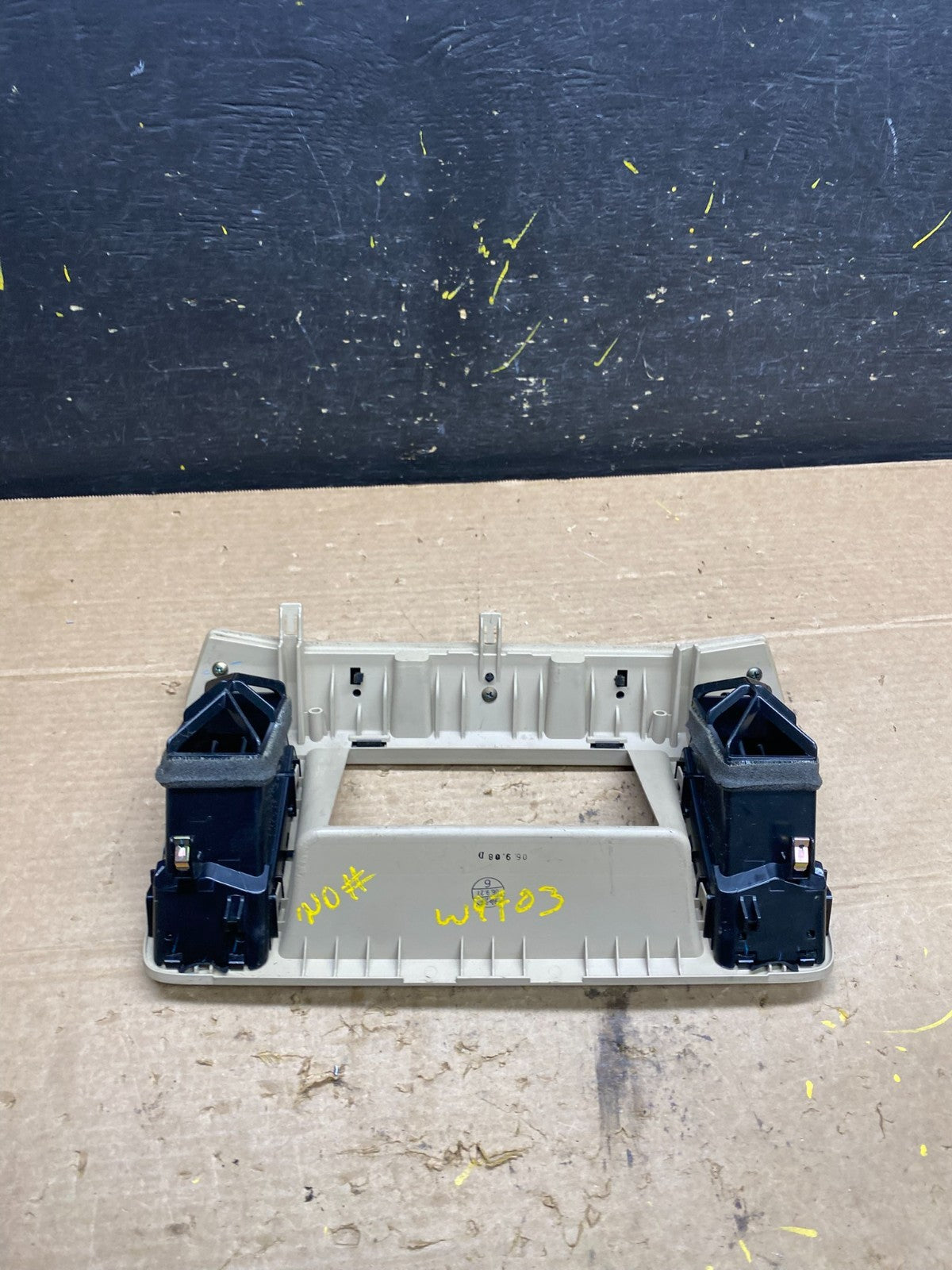 2003-2007 Nissan Murano Radio Center Console Display Bezel Air Vent OEM w9703 DG9