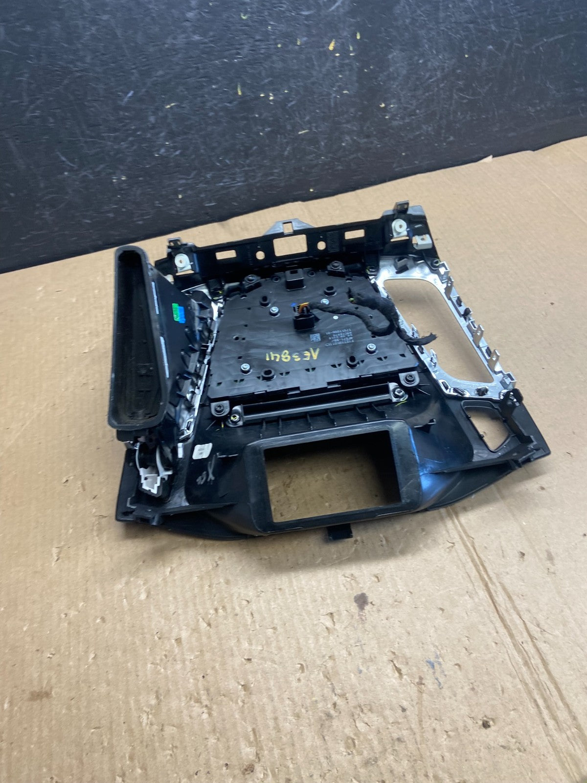 2015 to 2018 Ford Focus Center Radio Stereo Control Unit Trim ae3841 DG4