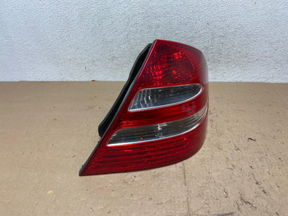 No Led 2003-2006 Mercedes E Class Sedan Right Passenger Tail Light AG5534 LK2