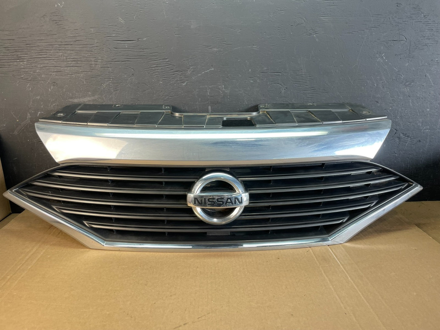 2011 to 2017 Nissan Quest Front Upper Grill Grille AC9968 DG0