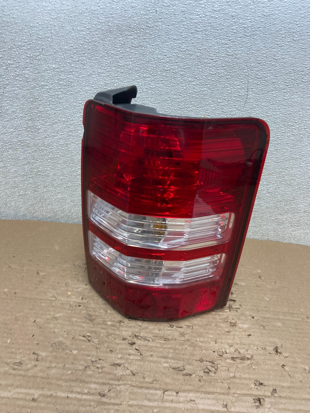 2008 to 2012 Jeep Liberty Right Passenger RH Side Tail Light OEM AB1623 DW0