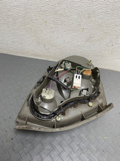 2002 2003 Nissan Maxima Right Passenger RH Side Tail Light A4266 DG14