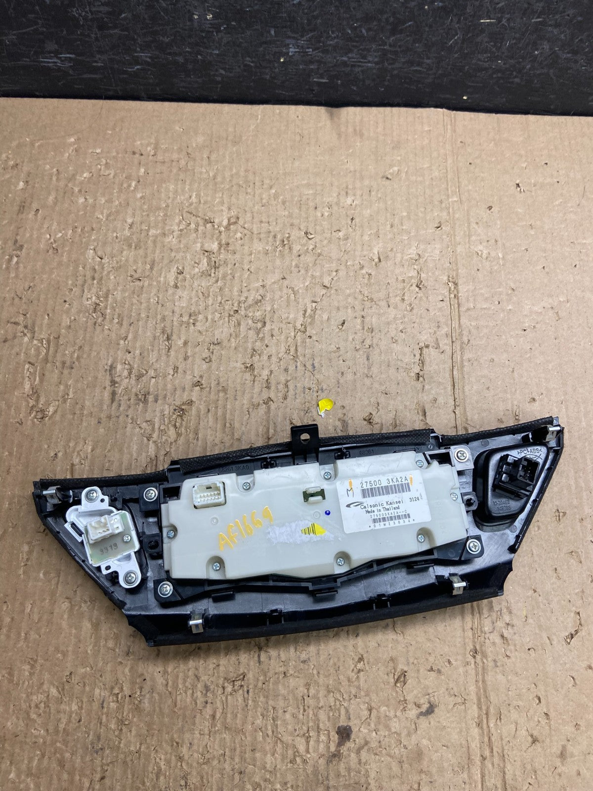 2013 to 2018 Nissan Pathfinder Radio Audio Climate Control AF1669 DG4