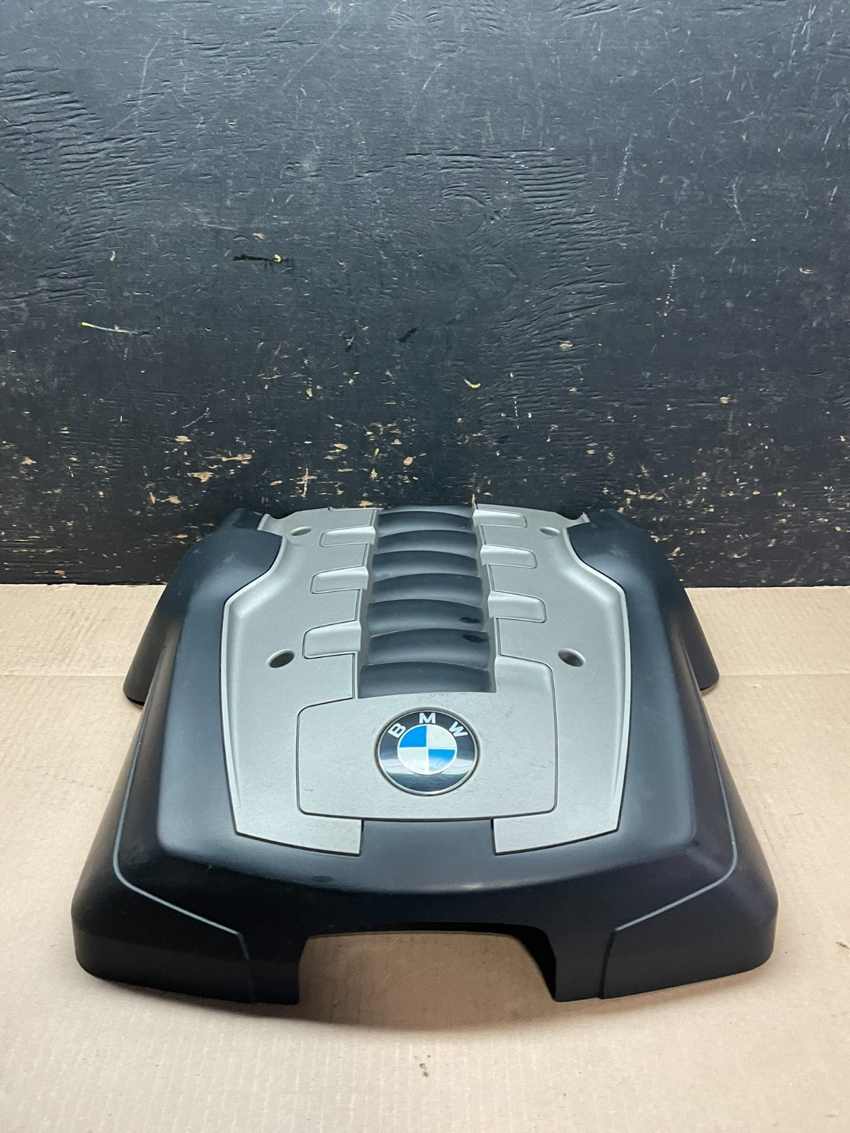 2006 to 2010 BMW 550i 650i 750i Plastic Engine Cover Shield OEM Z8289 DG3