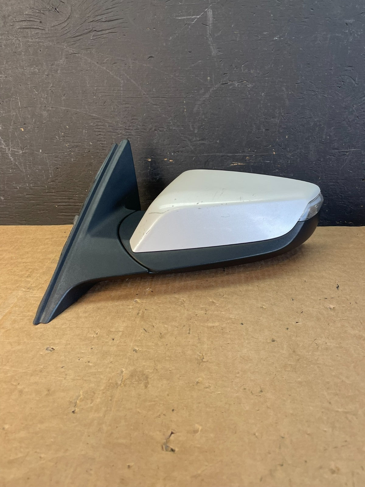 2016 to 2018 Chevrolet Malibu Left Driver LH Turn Signal Door Mirror AE8570 DW0