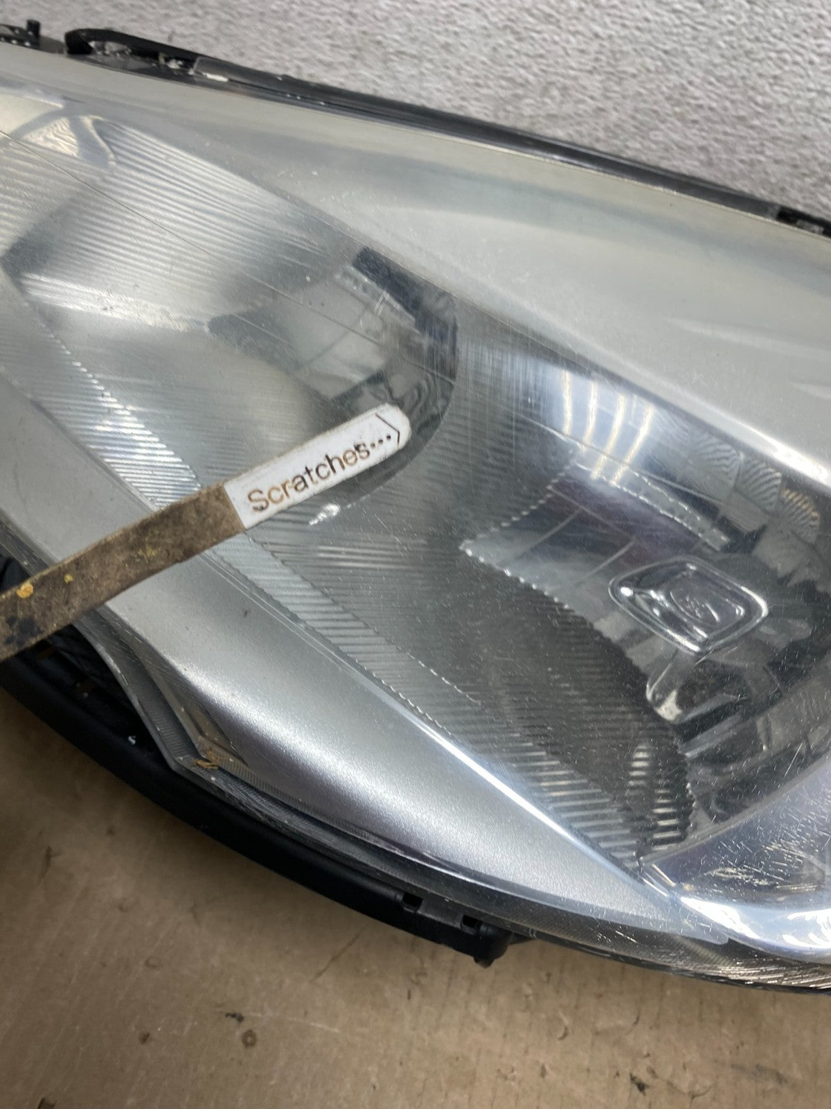 2013 - 2016 Ford Escape Headlight Left Driver Lh Side Halogen AG6918 DW3