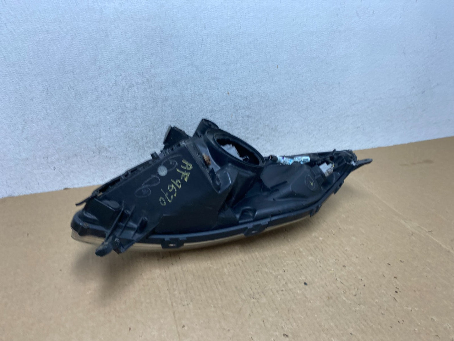 2004 - 2005 Toyota Prius Left Driver Lh Halogen Headlight AF9670 DW5