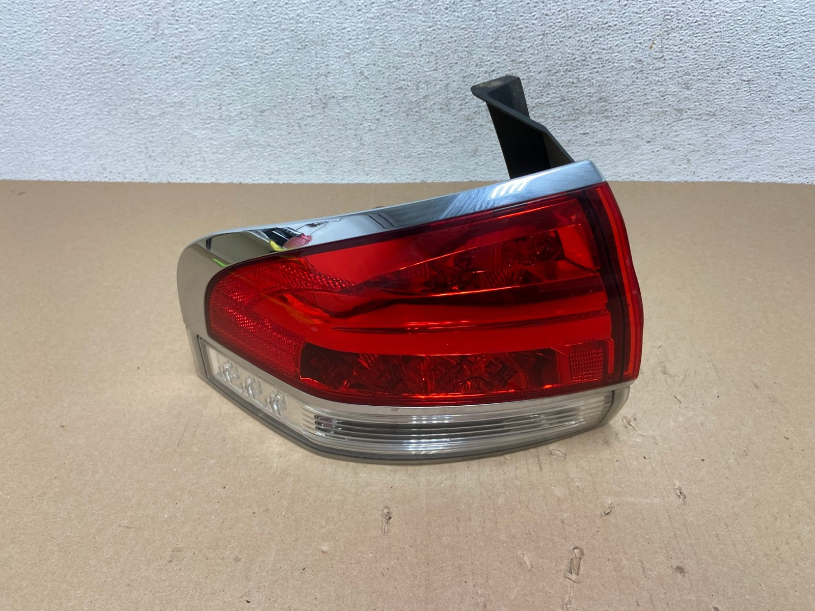 2011 to 2015 Lincoln MKX Left Driver LH Side Tail Light AE7149 LK0