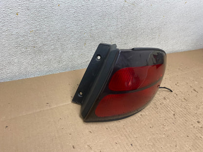 1998 to 1999 Ford Taurus Wagon Right Passenger RH Side Tail Light OEM L7410 DG2