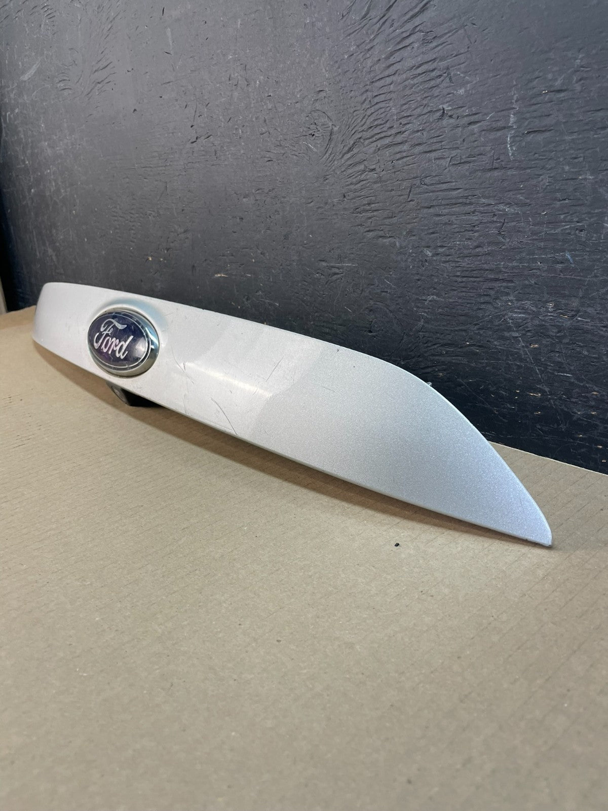 2013 to 2016 Ford Escape Rear Trunk Molding with Camera ae3422 DG1