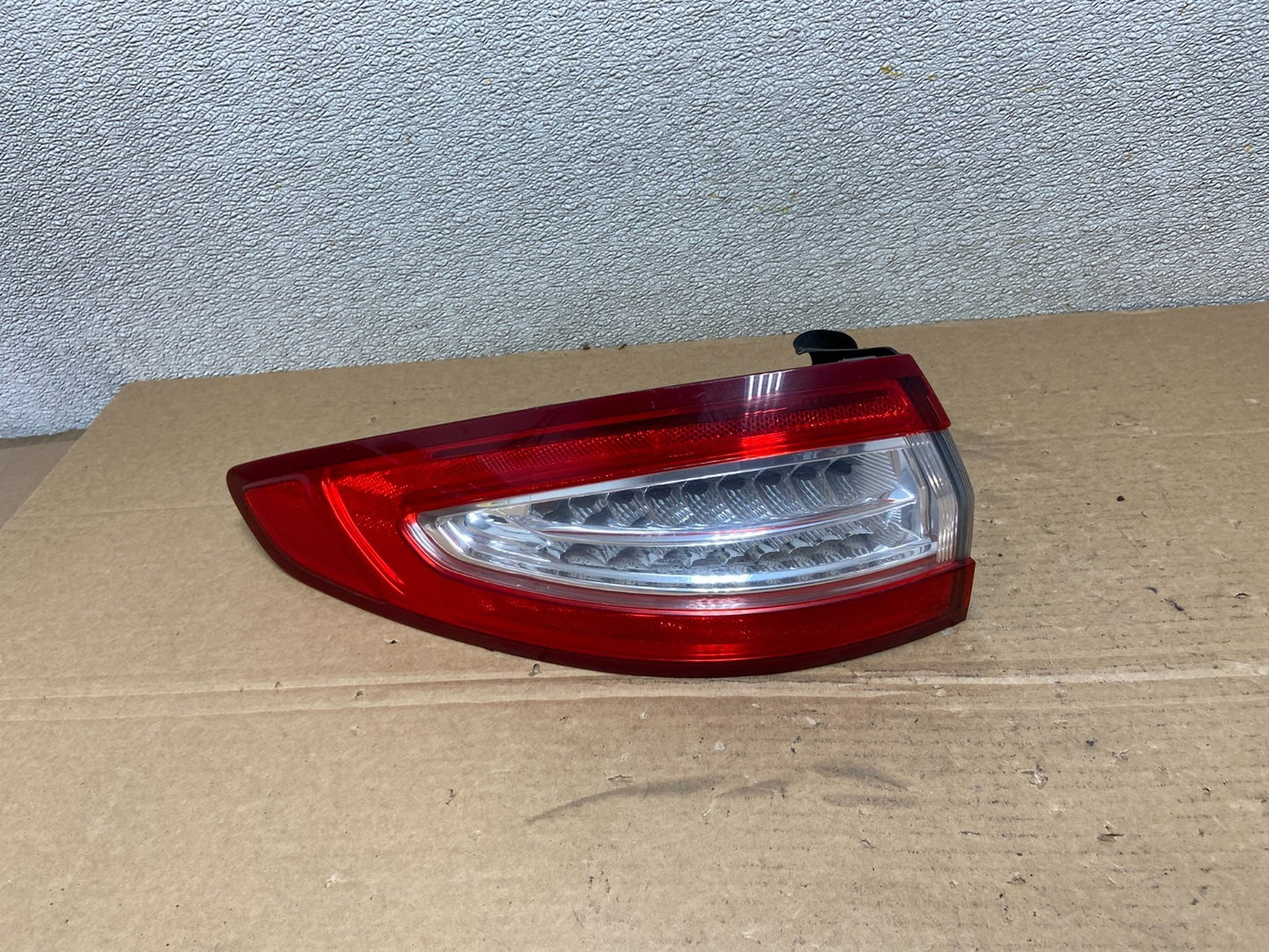 2013 to 2016 Ford Fusion Left Driver LH Side Tail Light AB4597 LK0