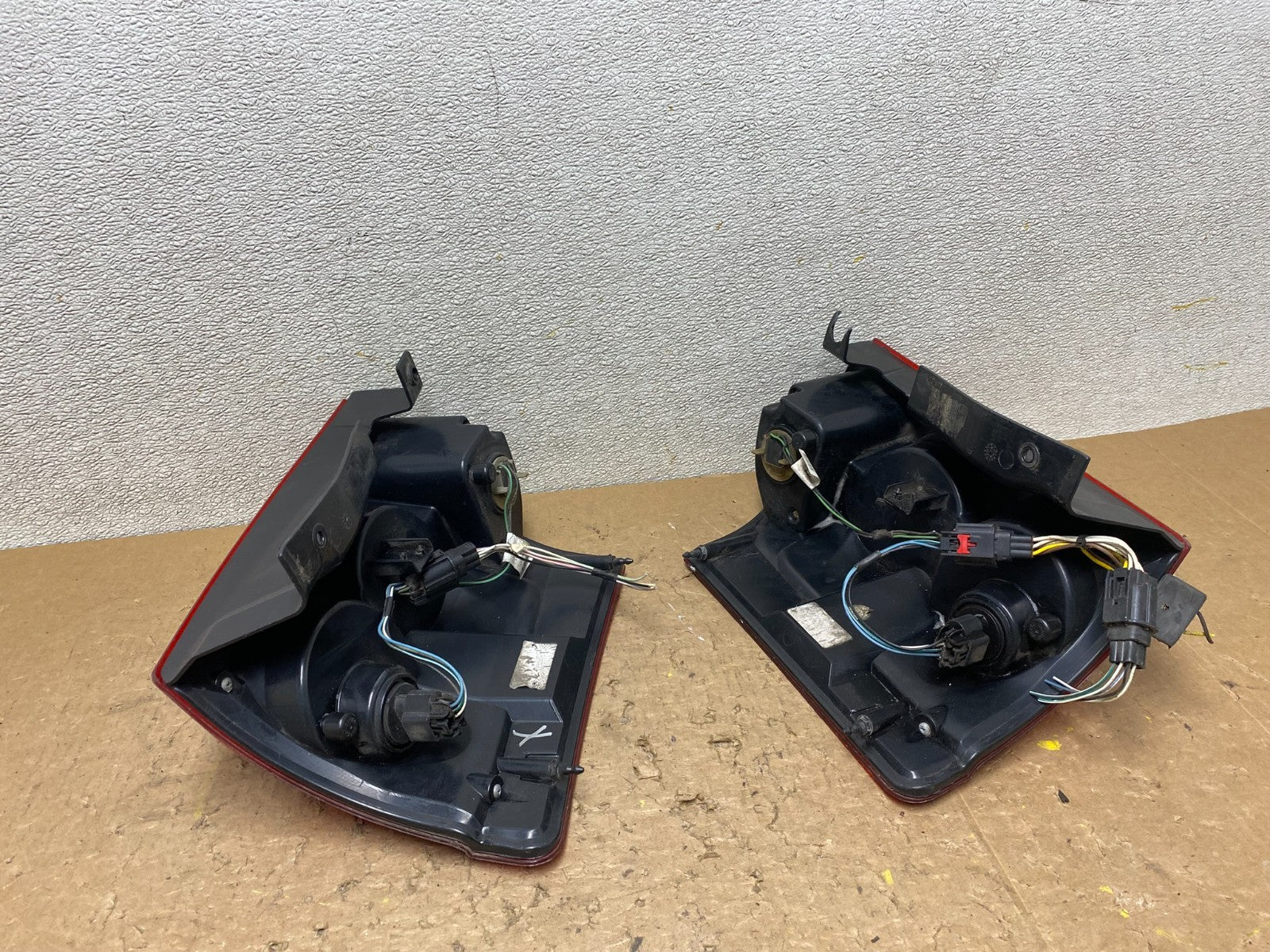 2011 to 2018 Dodge Grand Caravan Left+Right Tail Lights Led V8037 DW7