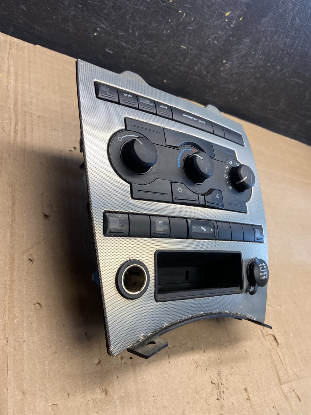 2005 2006 2007 Jeep Commander Grand Cherokee A/C Climate Control AD7186 DG4