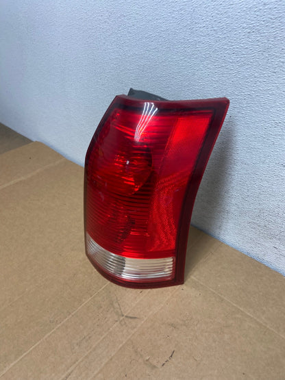 2004 to 2007 Saturn Vue Right Passenger Rh Side Tail Light AD5373 LK1
