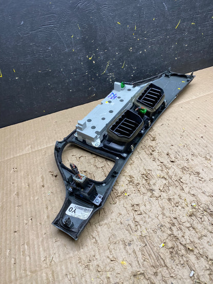 2005 to 2010 Honda Odyssey  Radio Climate Control Dash Trim Bezel V7474 DG4