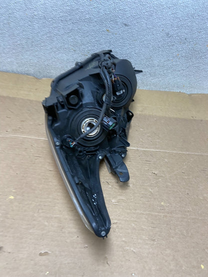 2010 - 2011 Toyota Prius Right Passenger Rh Halogen Headlight OEM AB5142 DW5