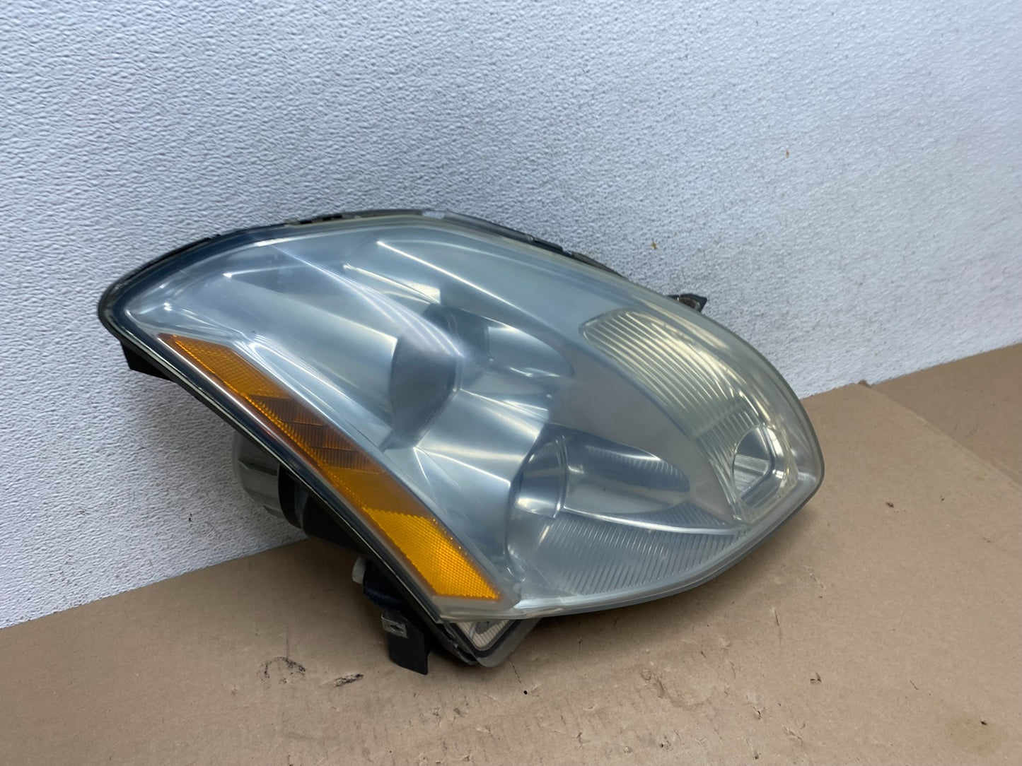 2004 2005 2006 Nissan Maxima Right Passenger Side Headlight Xenon HID AG6692 DW2