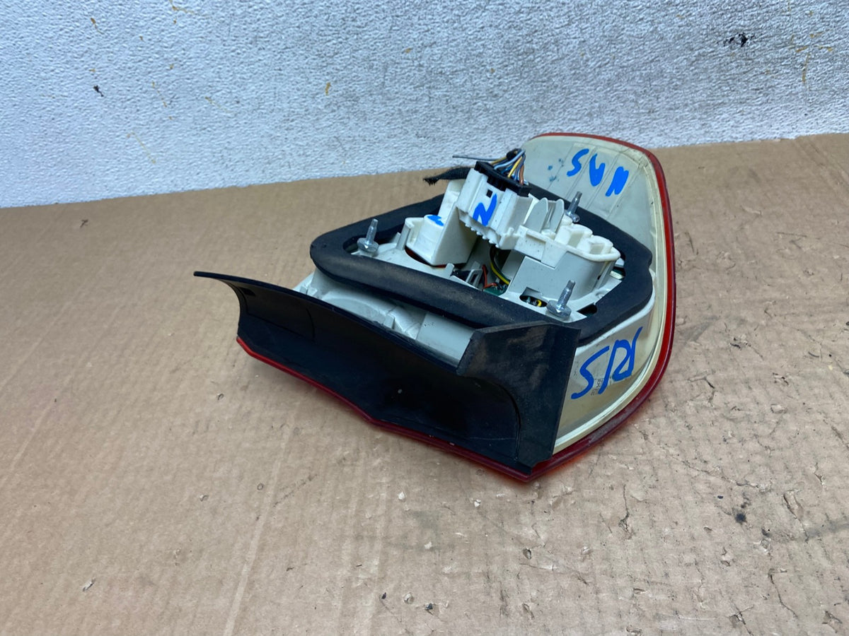 2009 2010 BMW 328i 3 Series Right Passenger RH Side Tail Light AI5569 LK4