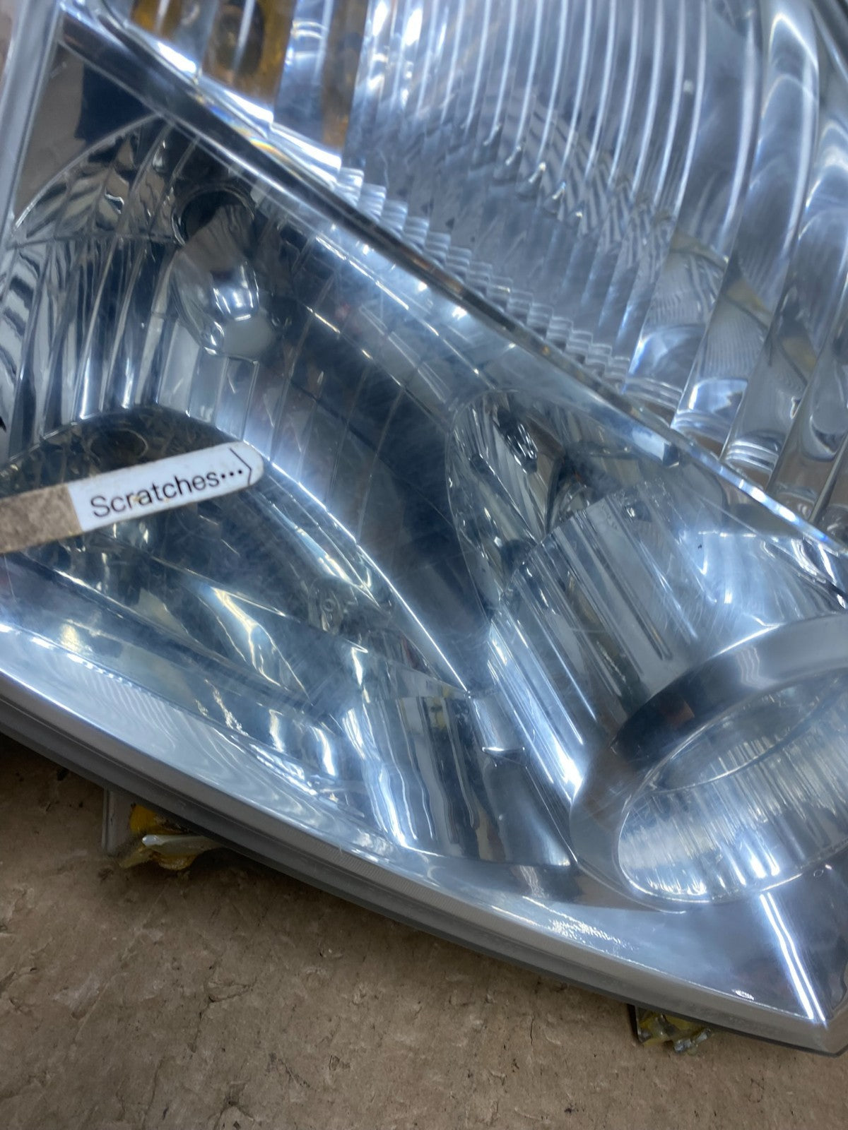 2004 to 2007 Nissan Armada Left+Right Side Set Headlights AC5976 DW3