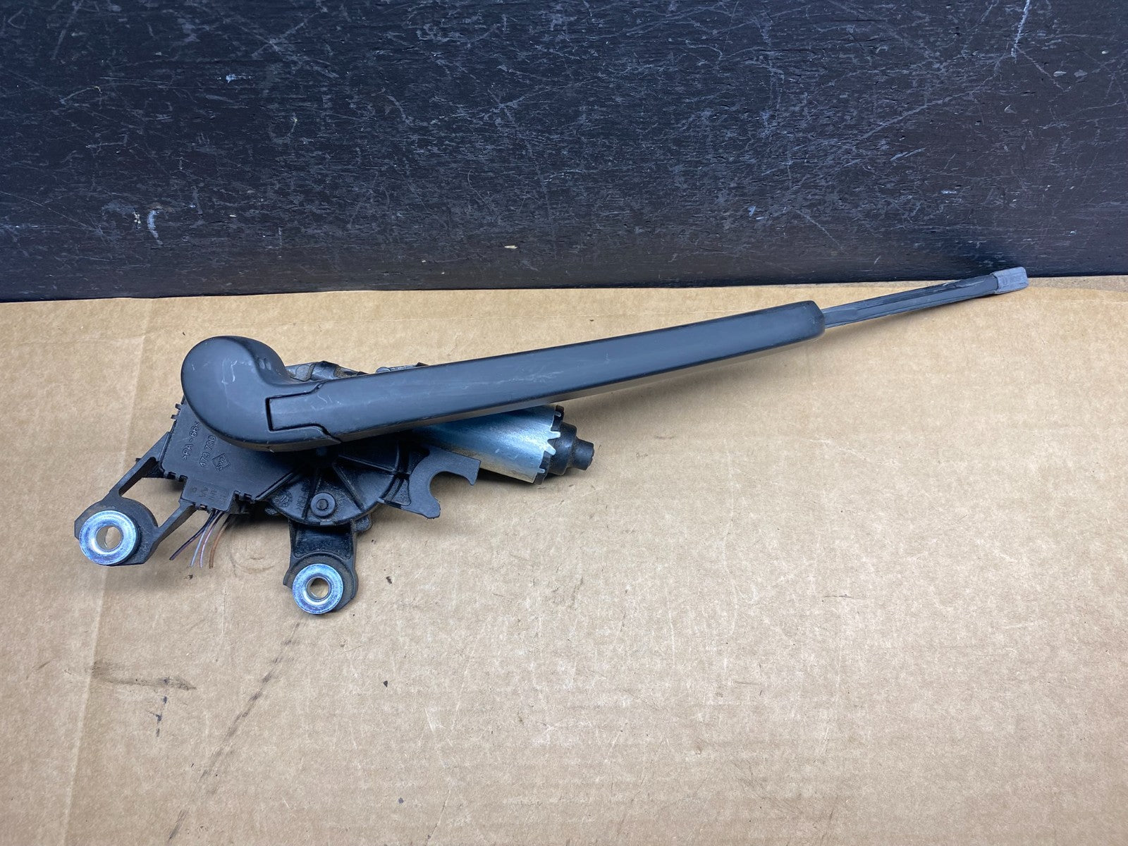 2007 to 2015 Audi Q7 Rear Windshield Washer Wiper Motor AD7524 DG0