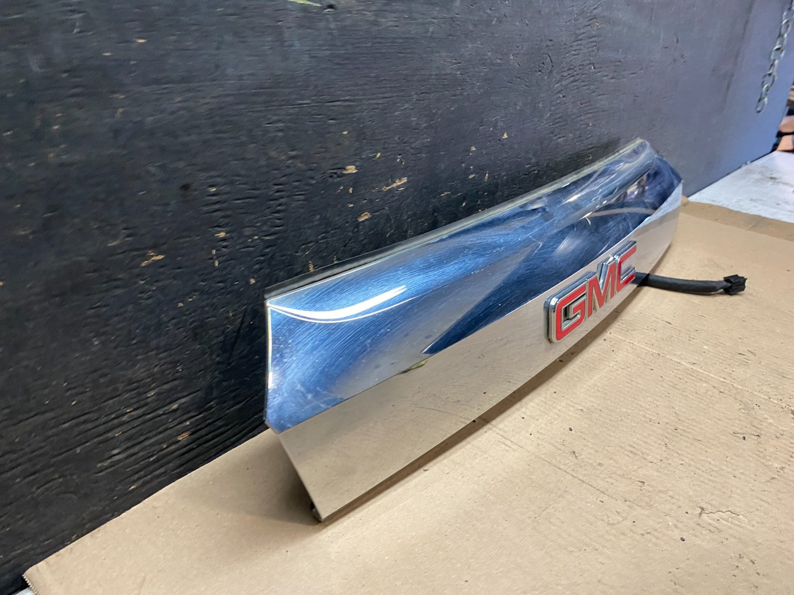 2011-2015 GMC Terrain Tailgate Liftgate Chrome Finish Molding Camera T0201 DG2