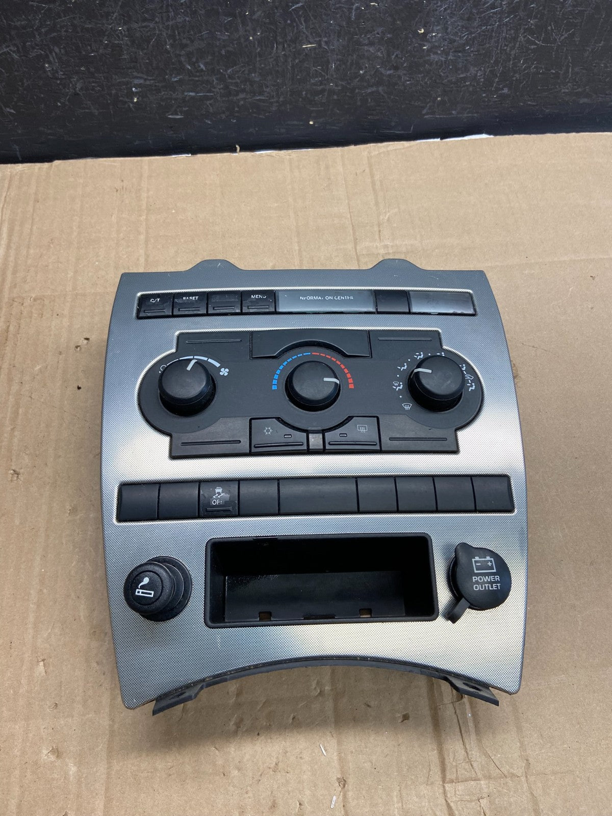 2005 2006 2007 Jeep Commander Grand Cherokee A/C Climate Control Bezel AD7111 DG0