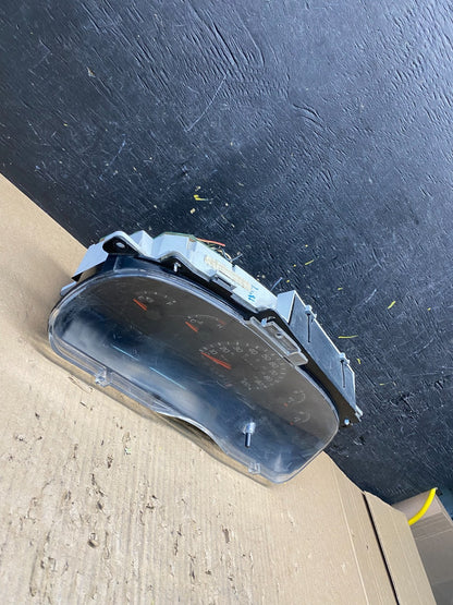 1997 to 2002 Ford Econoline E250 E350 Van Speedometer Instrument Cluster t16571