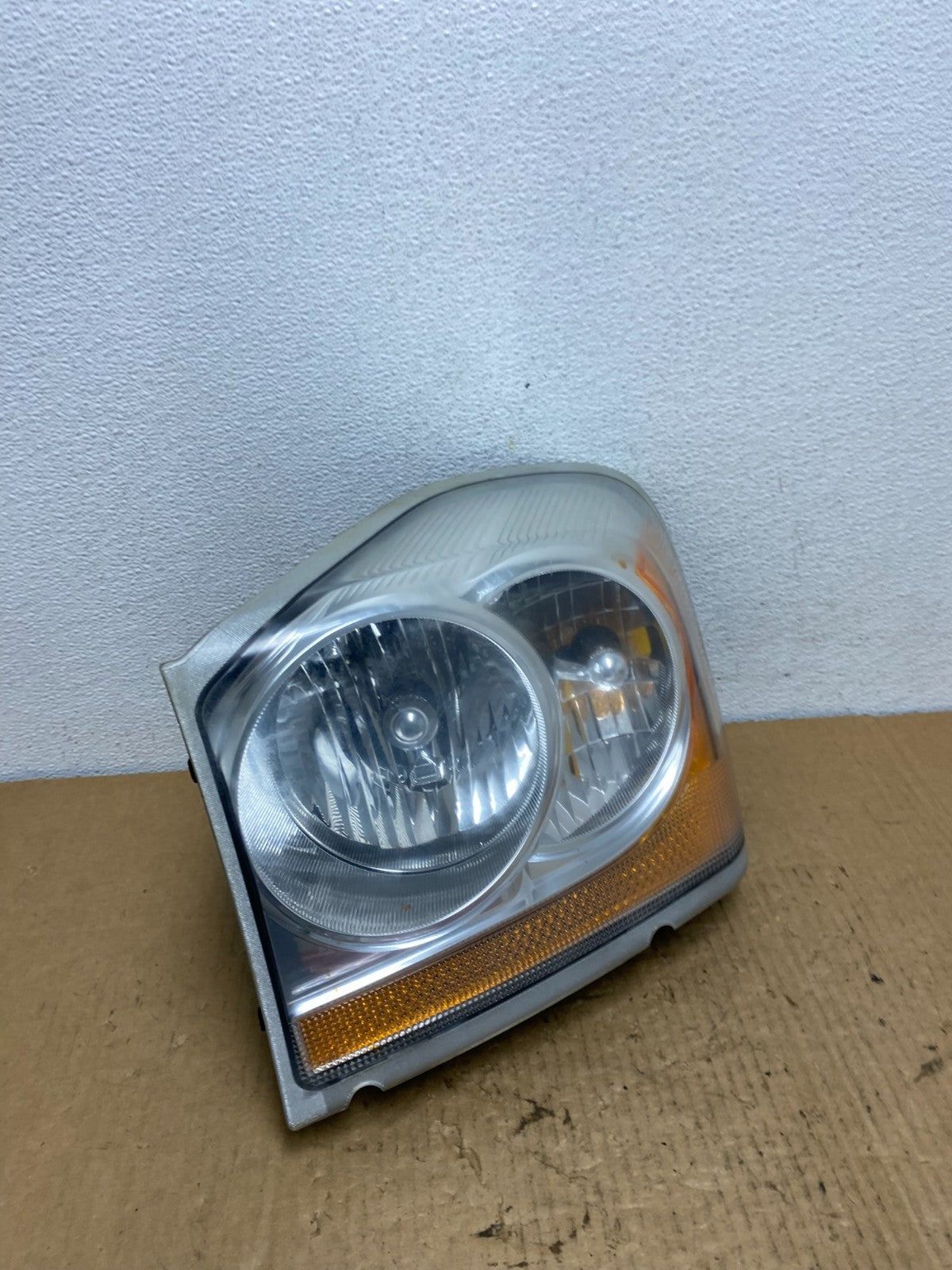 2004 2005 2006 Dodge Durango Left Driver LH Headlight AC7799 DW2