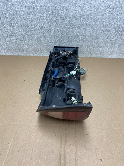 1995 1996 Lexus ES300 Right Passenger RH Side Tail Light Oem T8113 DW13