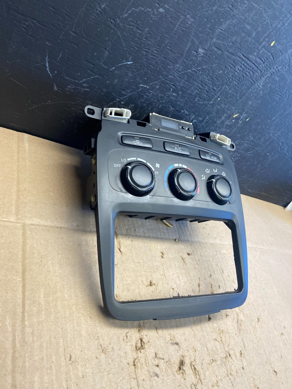 2001 to 2007 Toyota Highlander Climate Control Heater Radio Bezel AC9179 DG2