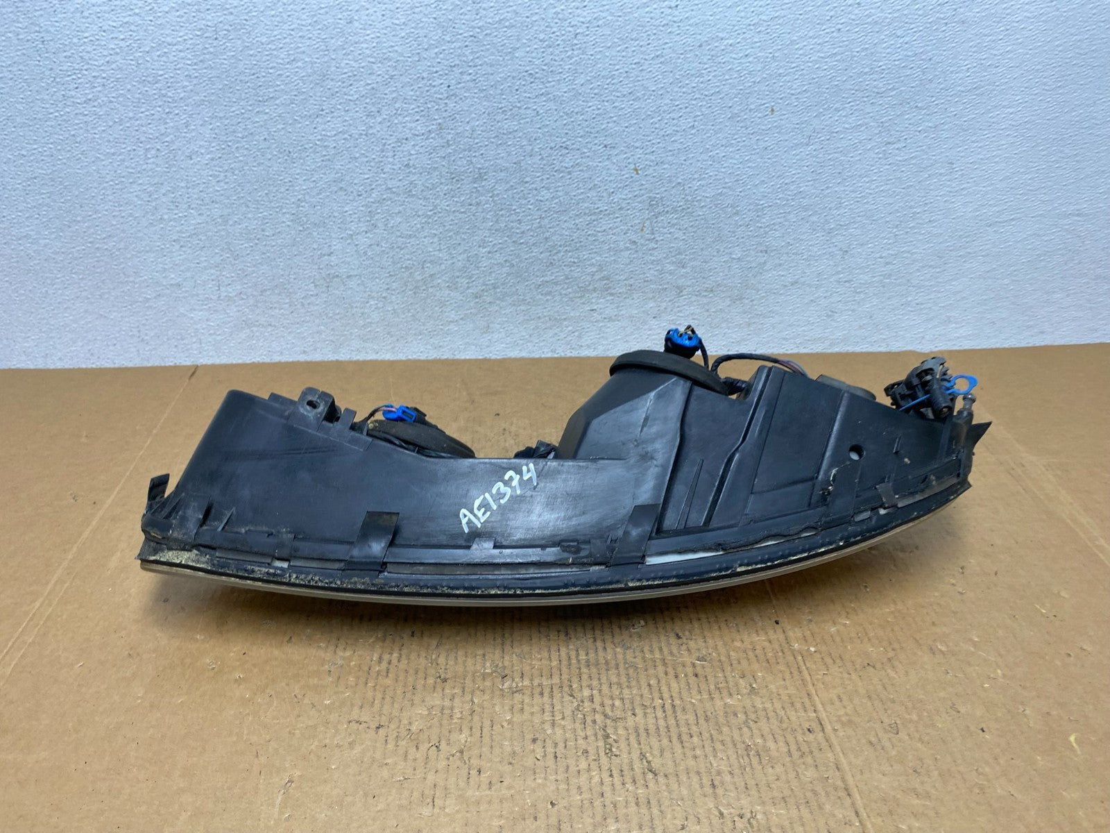 2001 to 2003 Oldsmobile Aurora Right Passenger RH Side Headlight ae1374 DG7