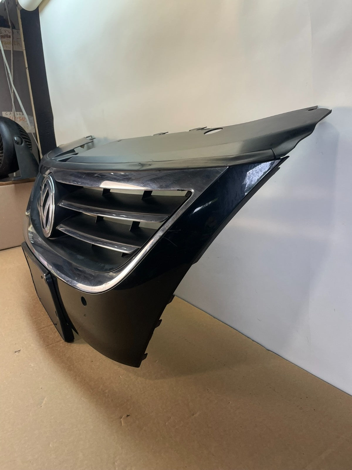 2009 to 2012 Volkswagen CC Front Upper Grill Grille AG9993 DG1