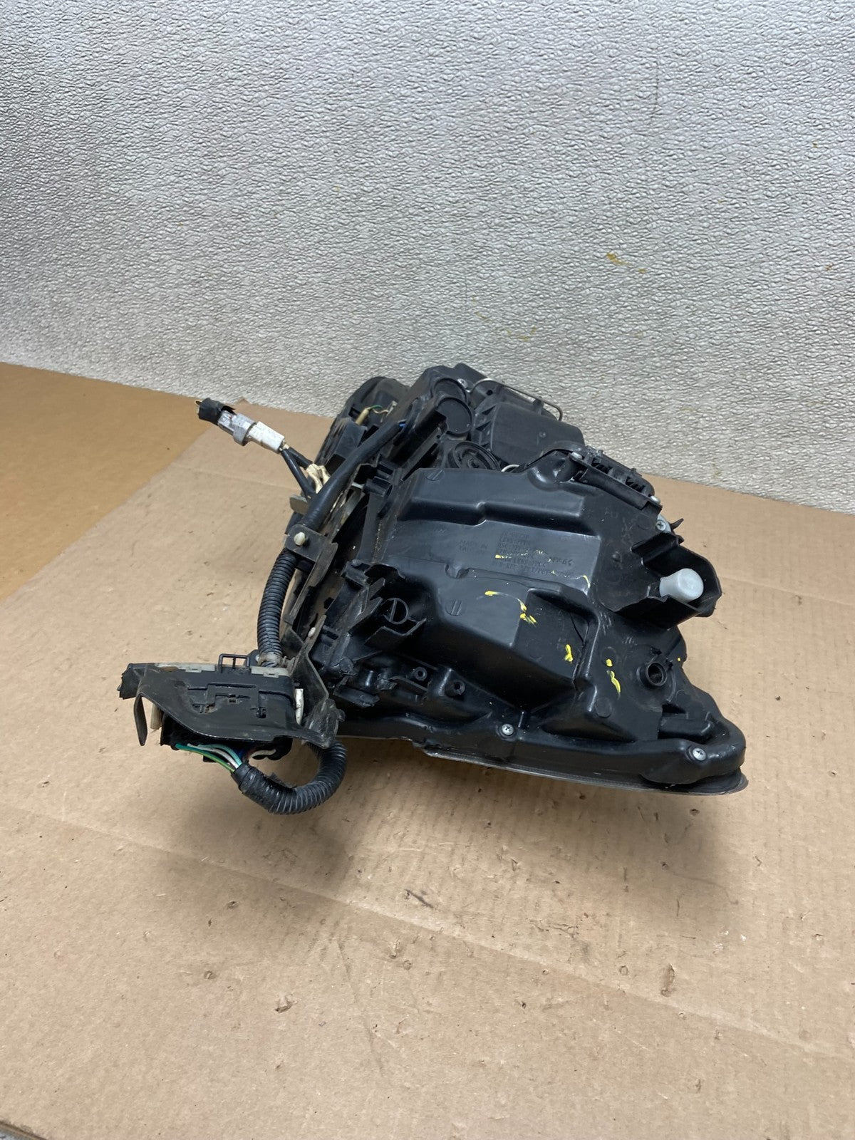 2006 - 2010 Lexus IS250 Right Passenger RH Side Xenon Headlight TYC Z4012 DW12