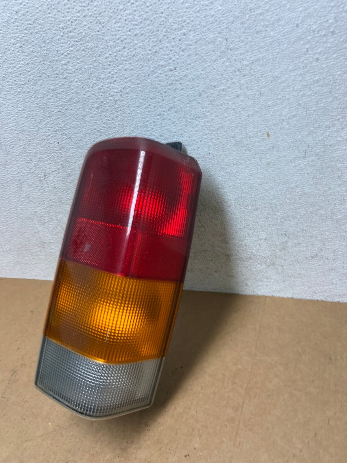 1997 to 2001 Jeep Cherokee Right Passenger Side Tail Light AE3184 LK1