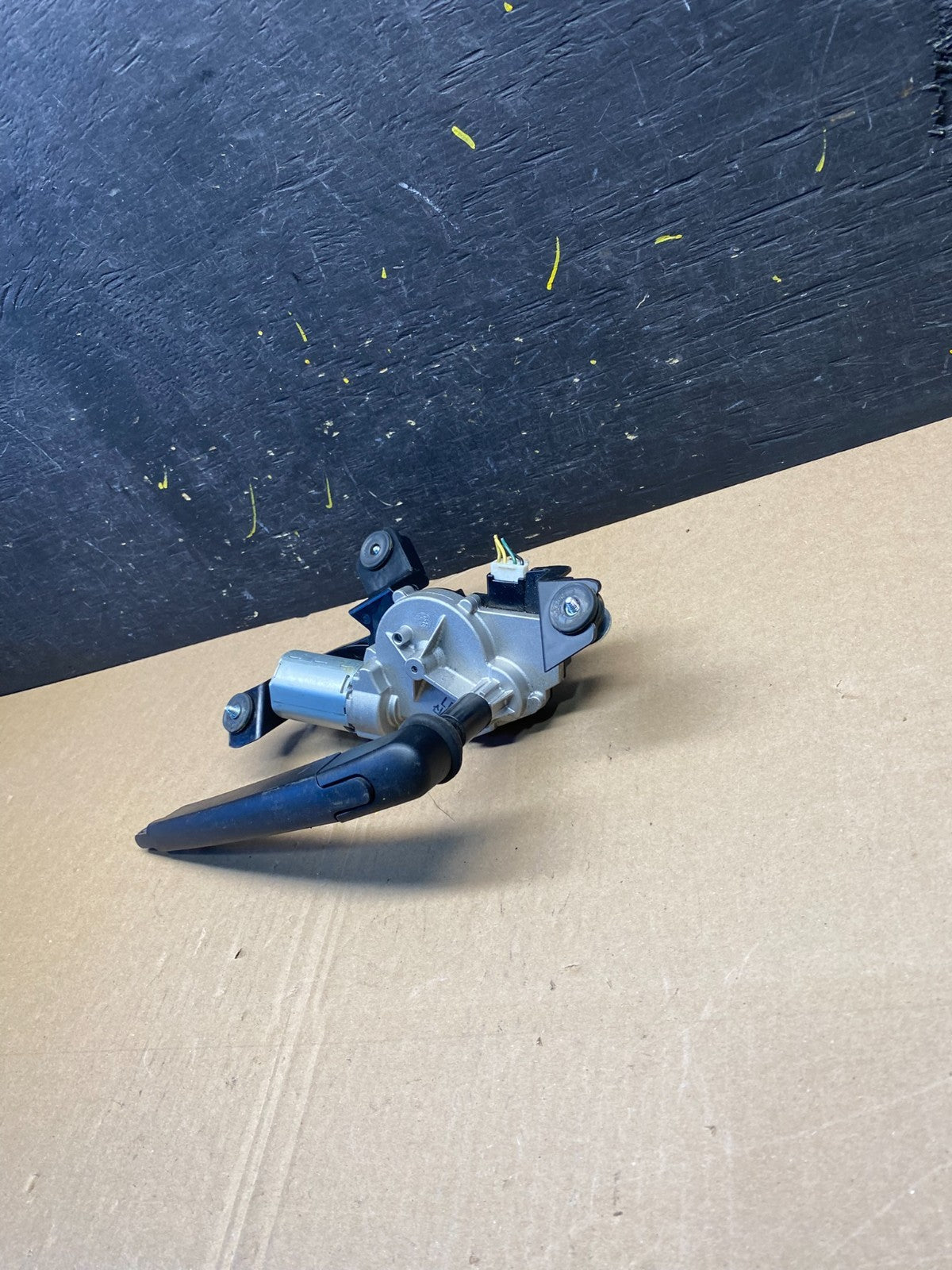 2014-2015 Kia Sorento Rear Glass Windshield Wiper Motor V5267 DG1