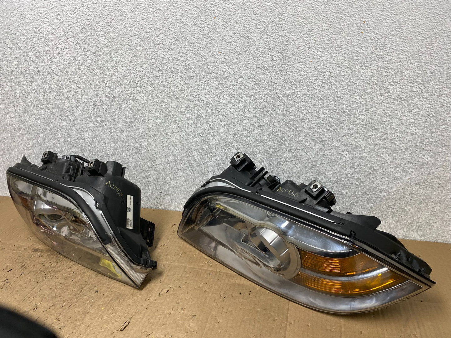 2004 2005 2006 Acura MDX Left+Right Headlights Halogen AC0150 DW2