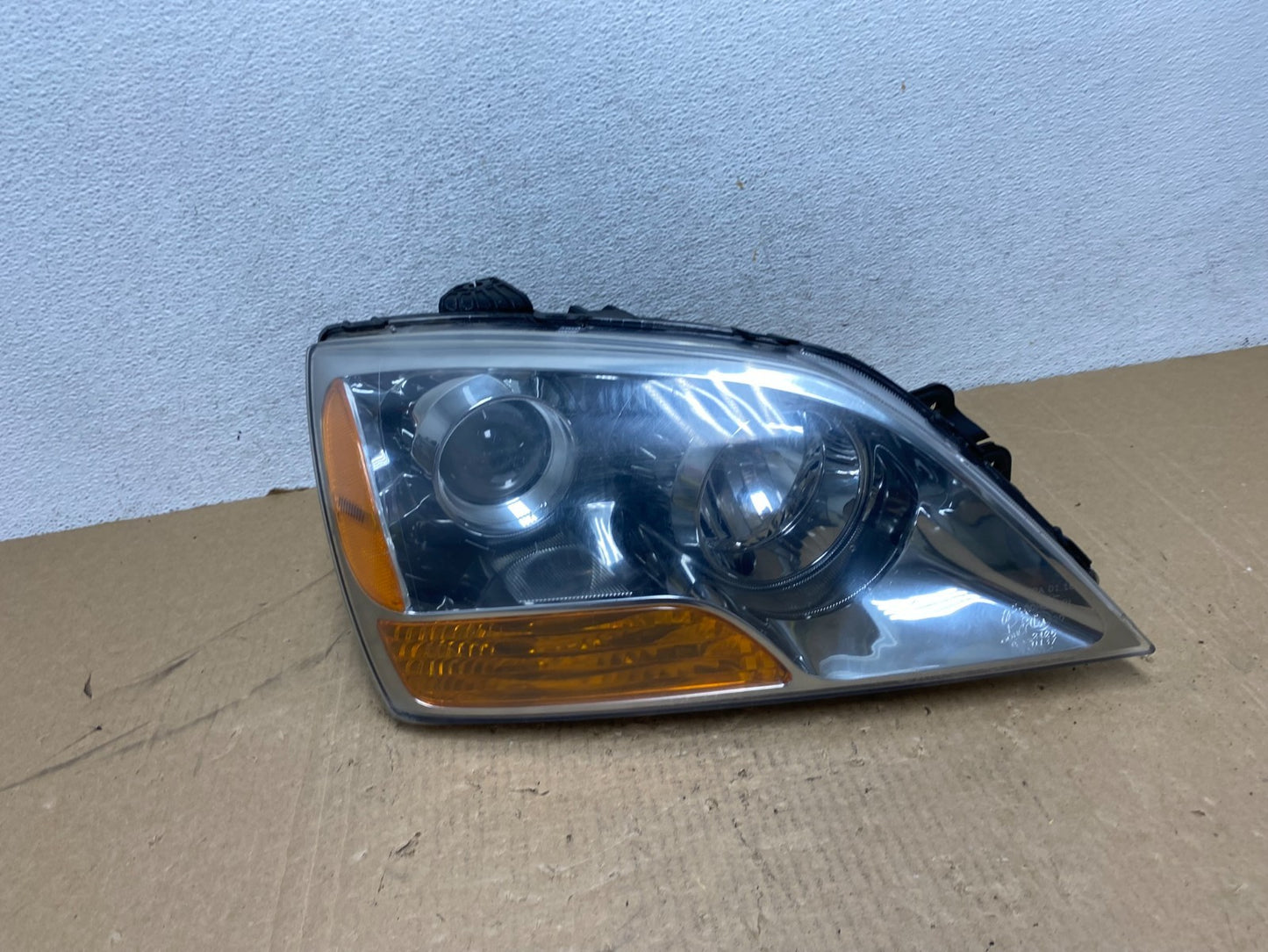 2007 2008 2009 Kia Sorento Right Passenger RH Side Headlight Halogen AG0551 DW0
