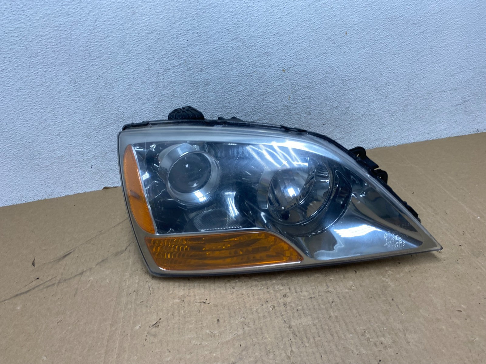 2007 2008 2009 Kia Sorento Right Passenger RH Side Headlight Halogen AG0551 DW0