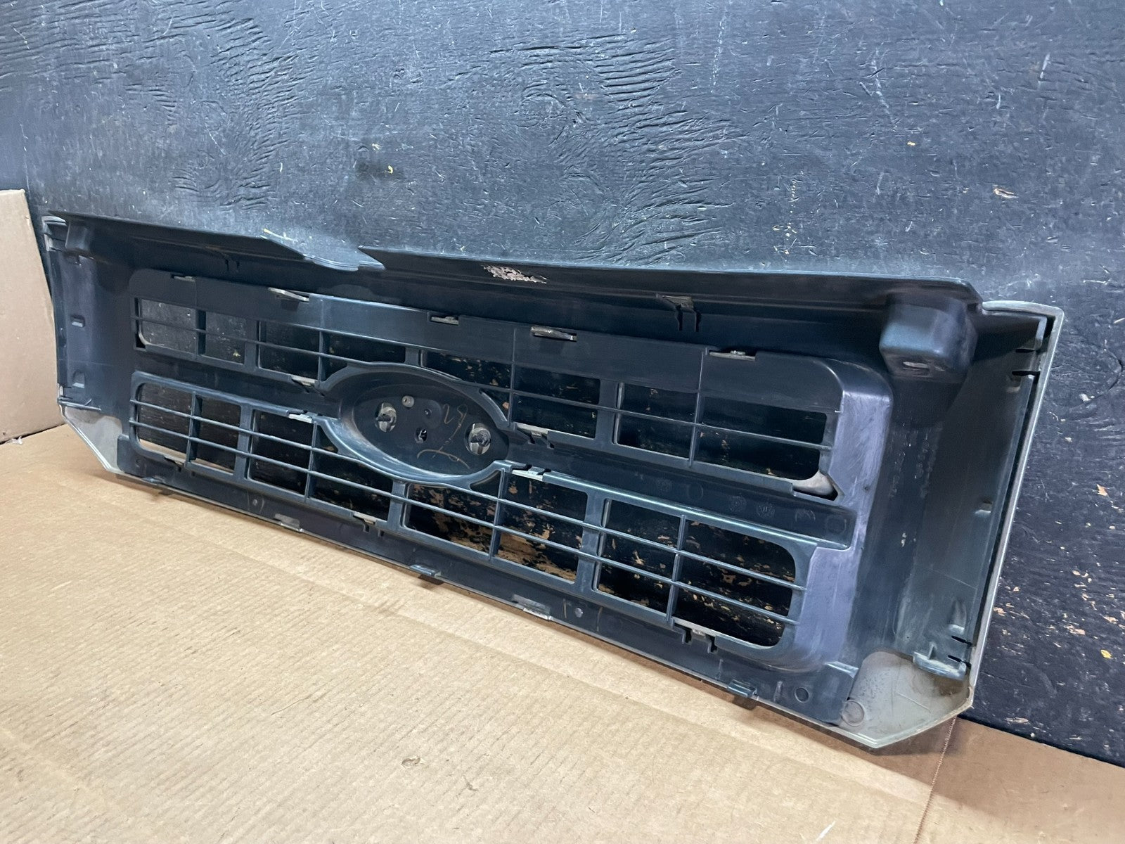 2008 to 2012 Ford Escape Front Upper Grill Grille Oem AA9111 DG8