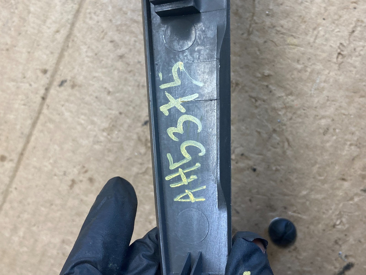 2004 - 2009 Mazda 3 Right Dash Center Clock Trim Bezel Panel ah5375 DG6