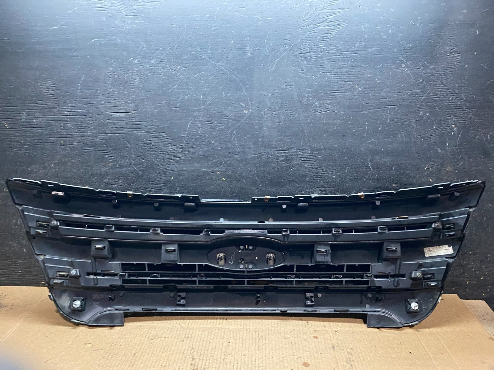 2011 to 2015 Ford Explorer Upper Front Grill Grille Oem X9642 DG6