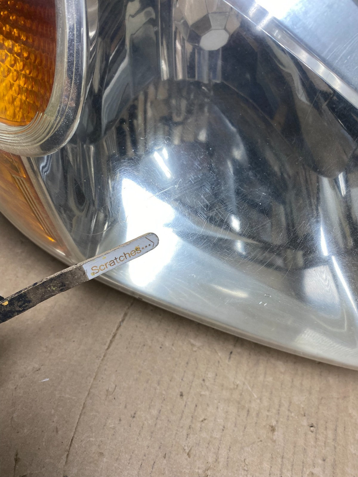 2004 2005 Toyota Rav4 Right Passenger RH Side Headlight Halogen AJ2050 DW3