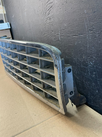 1994 1995 1996 Cadillac Deville Front Upper Grill Grille AC2204 DG1