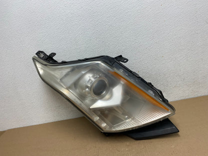 Halogen 2010 to 2016 Cadillac SRX Right Passegner Side Headlight AE6664 DW0