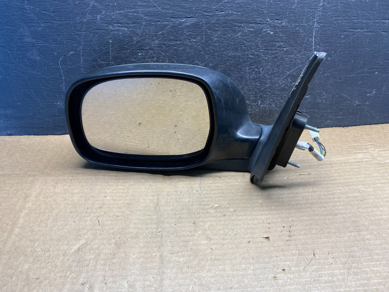 2001 to 2006 Toyota Sequoia Left Driver View Door Mirror AD9759 DW2