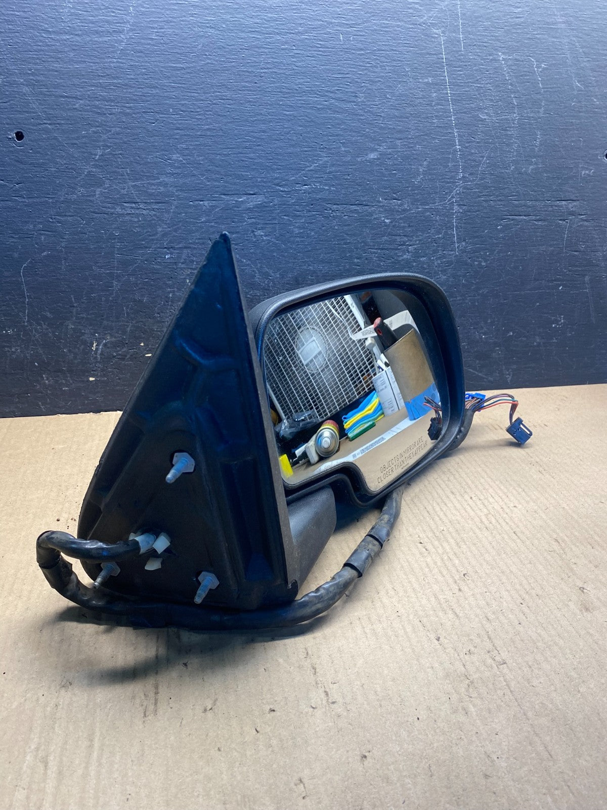 2003-2006 Chevrolet Tahoe Suburban Right Passenger Turn Door Mirror AE6341 DW10