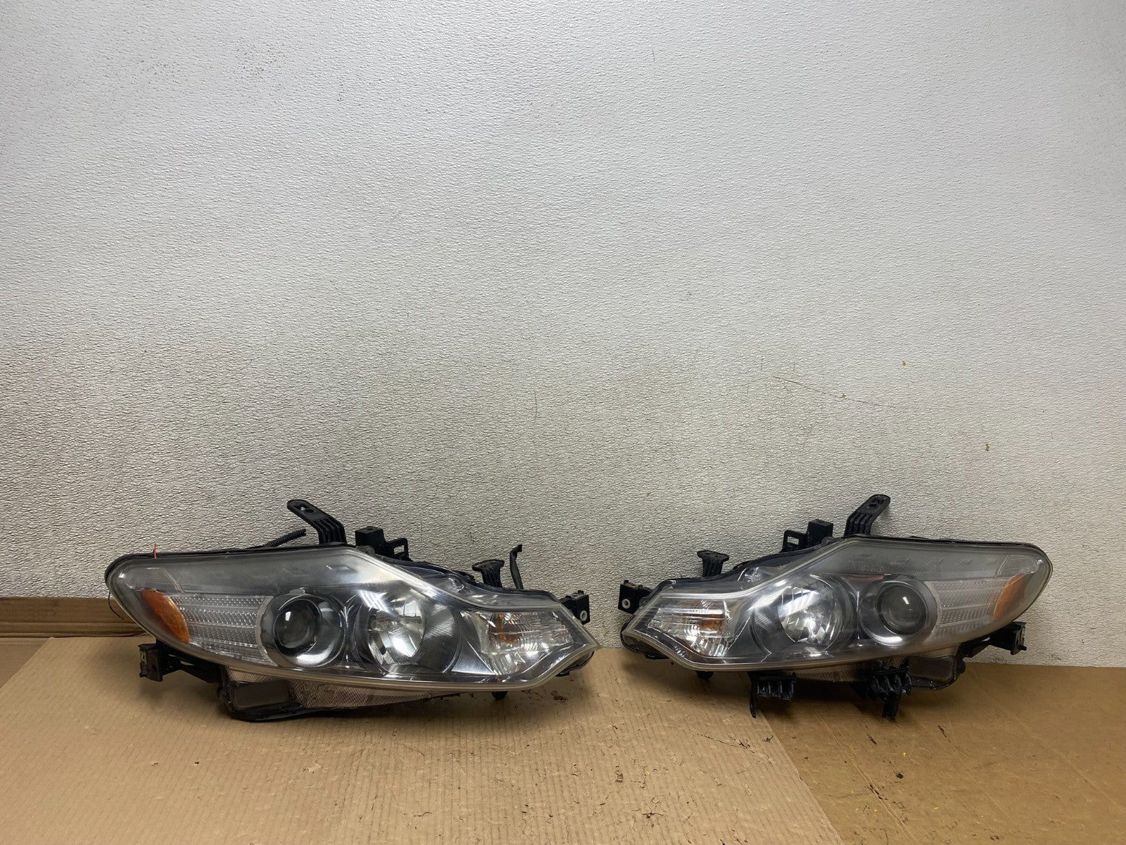 Halogen 2011 2012 2013 2014 Nissan Murano Headlights Left+Right U2734 DW0