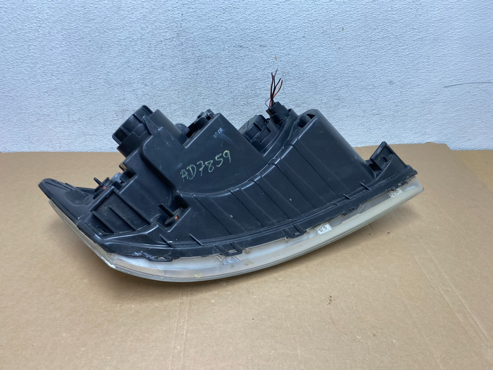 2009 - 2010 Hyundai Sonata Left Driver LH Side Headlight Halogen AD7859 DW7